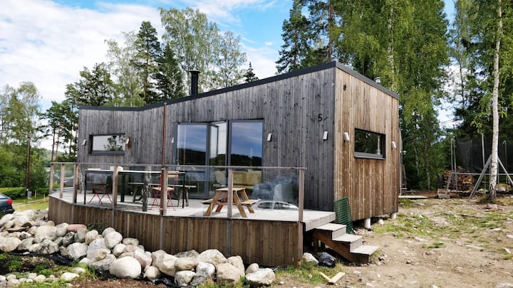 Hus Med Sjöutsikt & Bastu I Skandinavisk Design - Järna