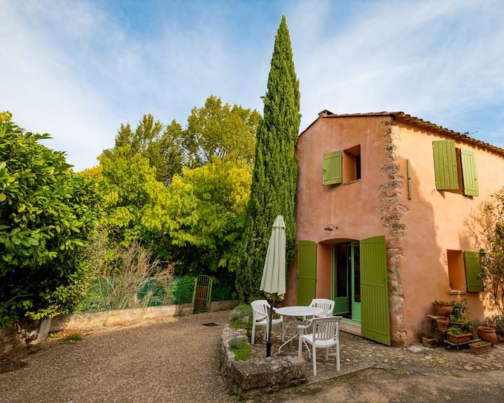 Lovely Small Holiday Home Situated 2 Km South Of Ockerdorf Roussillon - Bonnieux