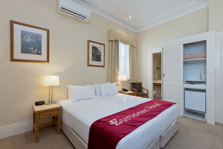 Standard Queen Room In European Hotel Perth Cbd - Mount Pleasant