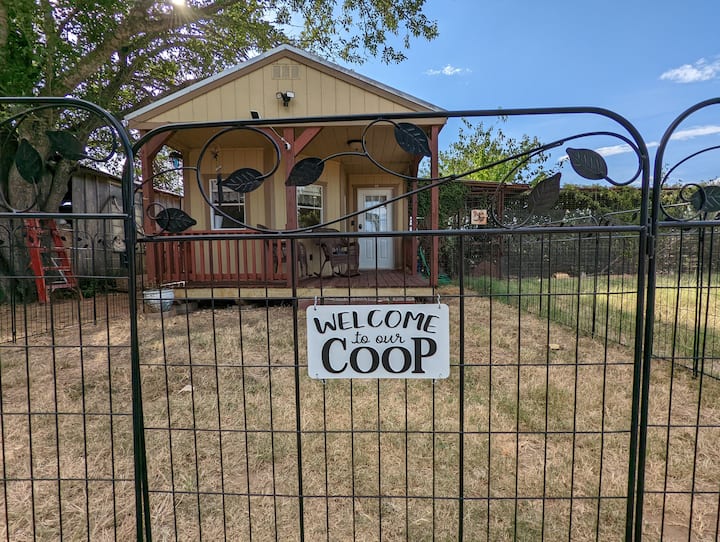Country Living In The Coop (No "Chores") - Elgin, TX