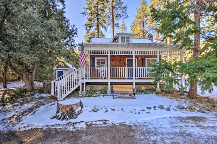 Family-friendly Cozy Cabin W/ Playhouse - Wrightwood, CA