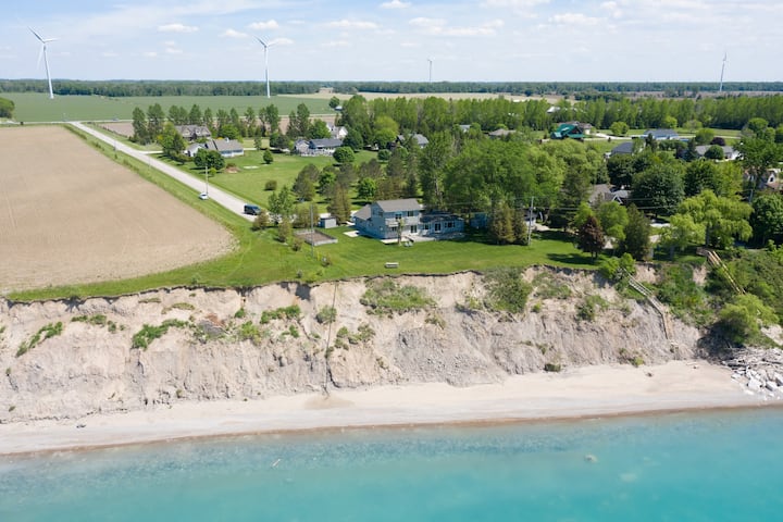 Waterfront / Private Beach W/hot Tub By Grand Bend - Grand Bend