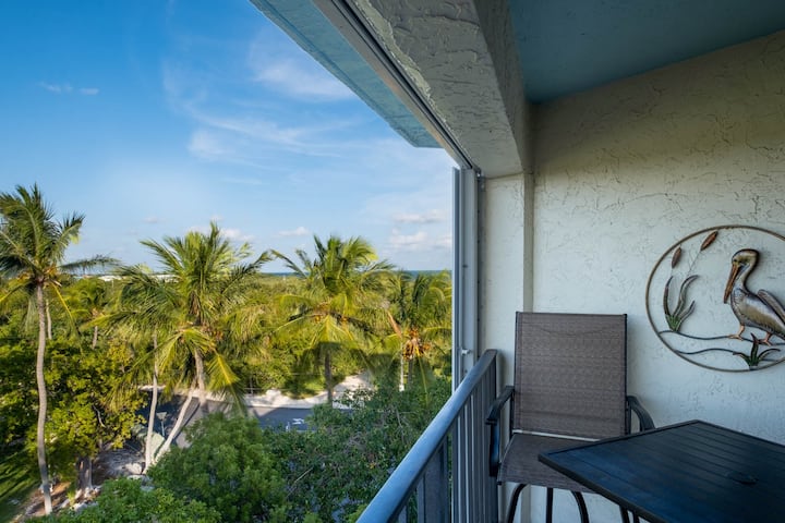 Palms Paradise - Peakaboo View Of Atlantic Ocean - Key Largo, FL