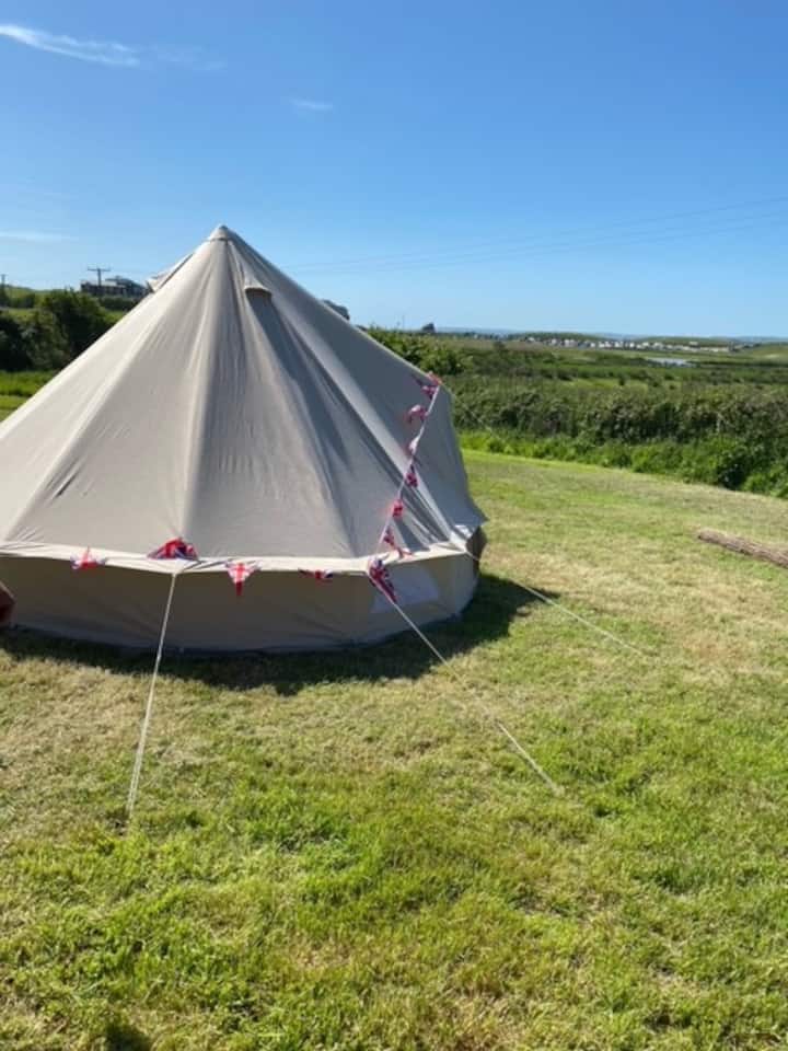 Dinky Daisy 1-bell Tent On Campsite By The Beach - Kingsbridge