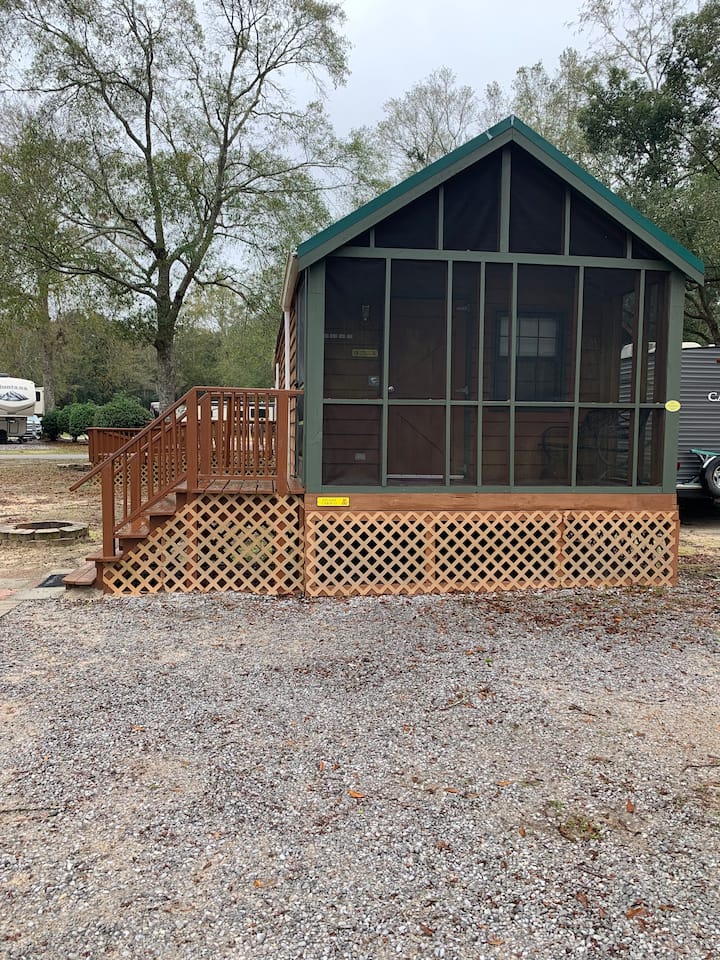 Rustic Deluxe Cabin W/loft Sleeps 8/pets Allowed - Milton, FL