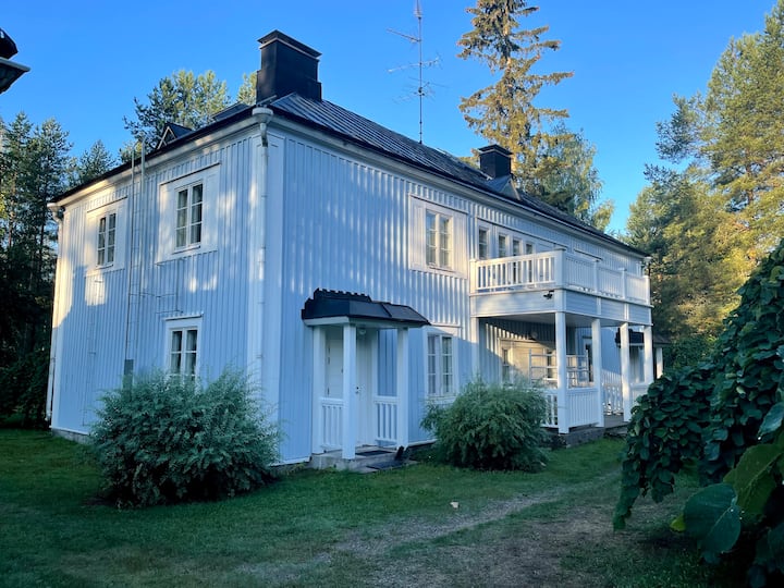 Unique Studio Apartment In An Old Idyllic House - Riihimäki