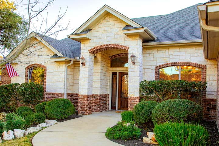 New! Amiable Modern 3bdrm/2bth Home | Belton Oaks - ベルトン, TX
