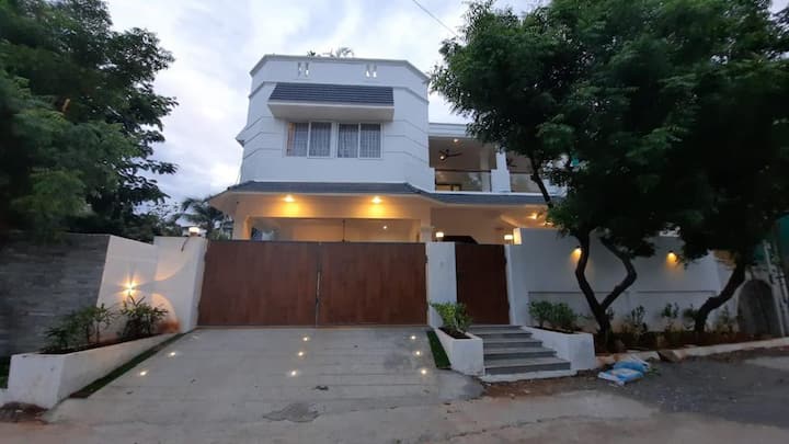 Delightful 4 Bhk Villa With Pool And Beach Access - チェンナイ