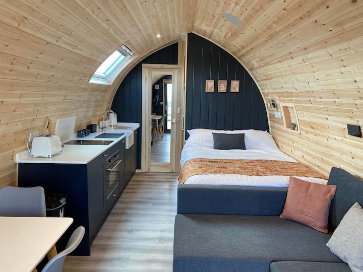 Luxury Glamping Pod For Couples Only - Rochdale