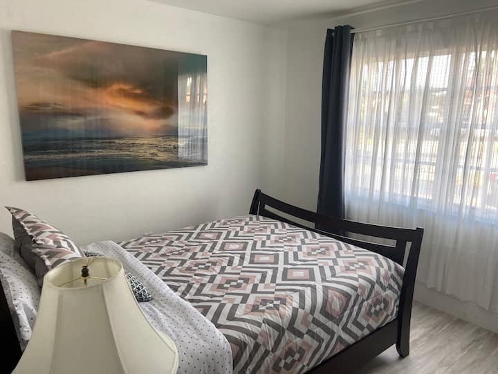 2 Bedroom Cozy Apartment, Free Parking, Internet - Miami Lakes, FL