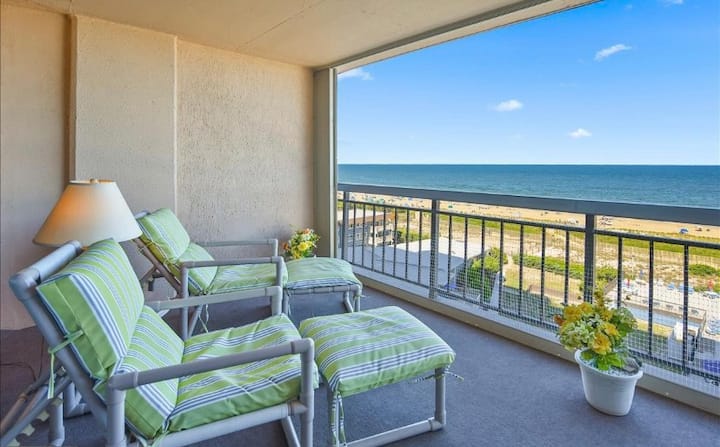 Lovely Beach-front Condo With Pool And Views - Fenwick Island, DE