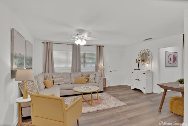 Cheerful And Chic- Newly Renovated Home 4br/3b - Shreveport, LA