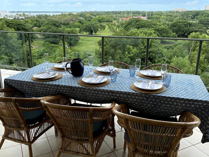 Tropical 2-bedroom Condo With Pool And Gym - Darwin