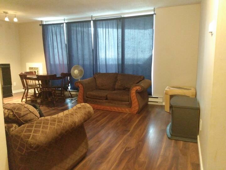 1 Bed / 1 Bath Condo In South London - Belmont