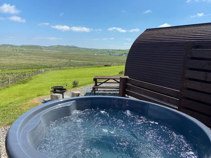 Luxury Cabin With Wood Fired Hot Tub, Isle Of Skye - Skye