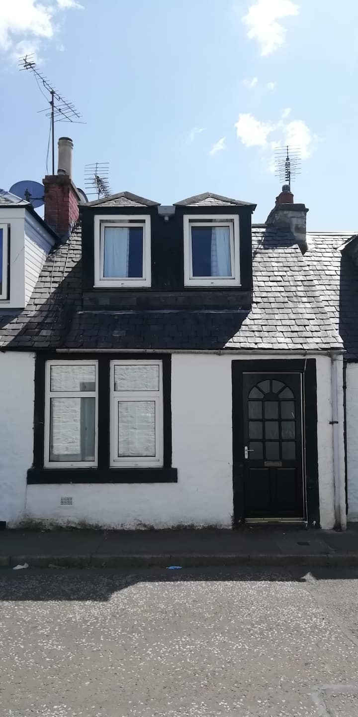 Lovely 1 Bedroom Holiday Cottage With Free Parking - Moffat