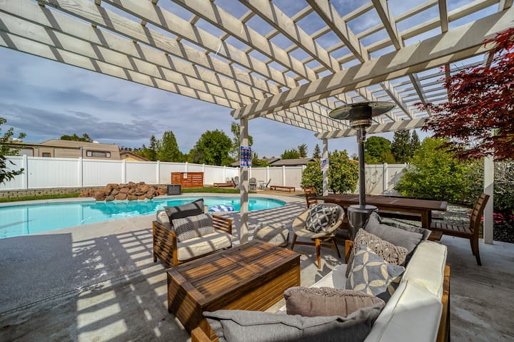 *New* Riverside Retreat With Pool & Hot Tub - Redding, CA