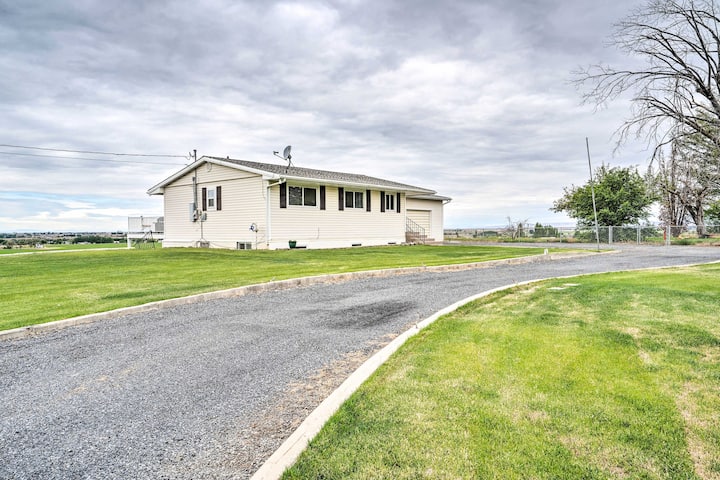 Beautiful 5 Bedroom Home With Deck And Gas Firepit - Moses Lake, WA