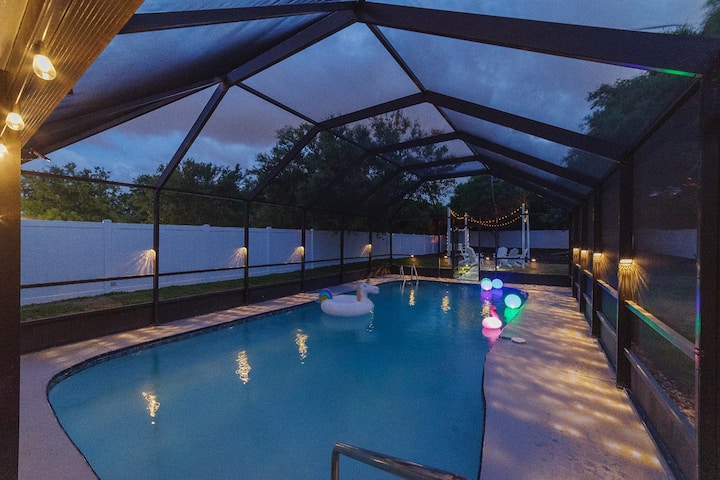 Spacious Pool House 4 Miles Away From The Beach - Ponce Inlet, FL