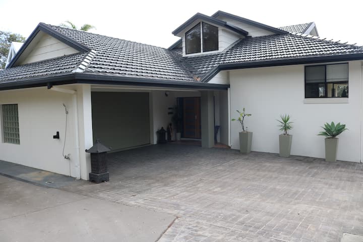 Kooringal House By The Sea - 5min Walk To Shops, Beach And Sawtell Pool ‍️ - Coffs Harbour