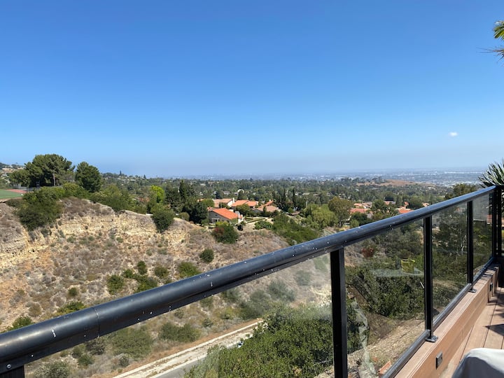 New, Beautiful Unit: View, Pool And Private Dec - Palos Verdes Estates, CA