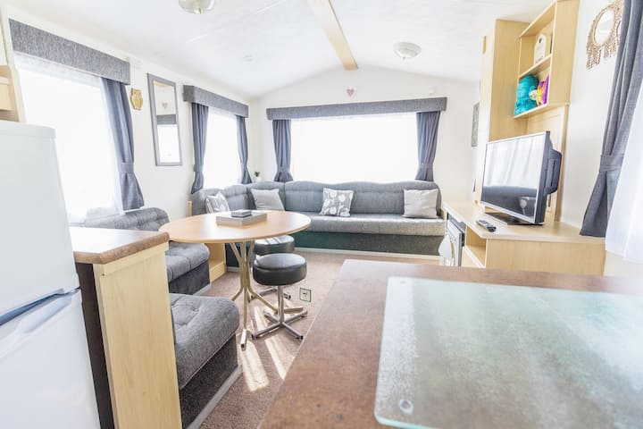 Great 8 Berth Caravan For Hire In Skegness Ref 33069f - Lincolnshire