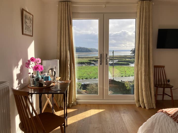 Private Room With A View & Breakfast In Laugharne - Llansteffan