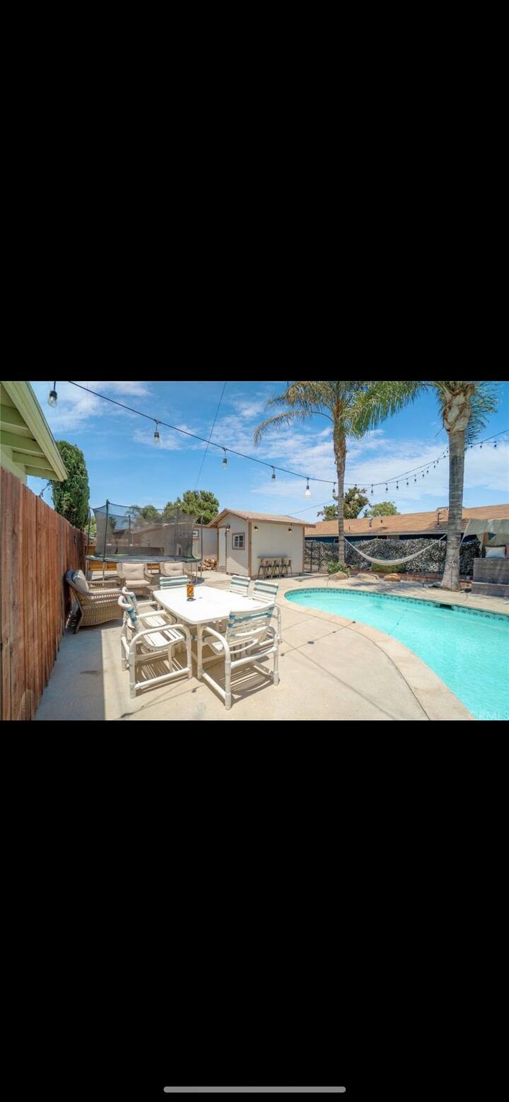 Lovely 2 Bedroom House With Pool - Lake Elsinore, CA