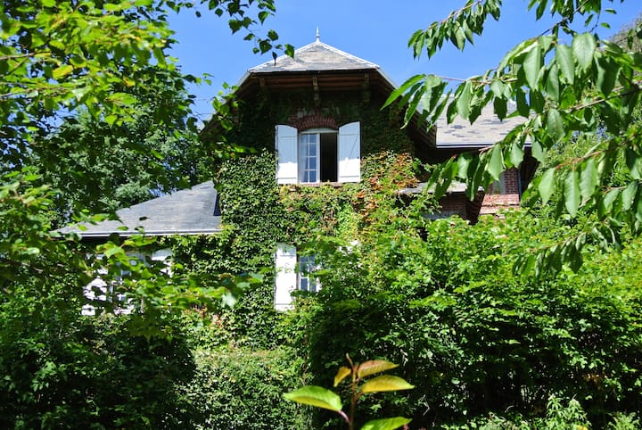 Grande Maison Et Jardin Sur Les Falaises D'etretat - Étretat