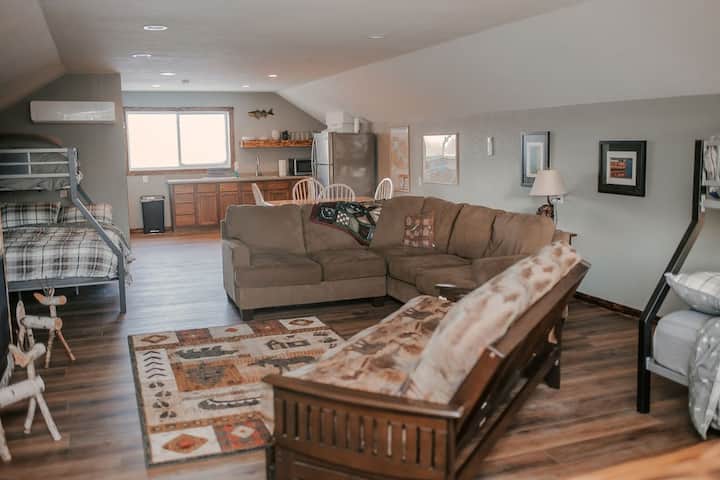 Beautiful Loft, Within A Mile Of Devils Lake! - Devils Lake, ND
