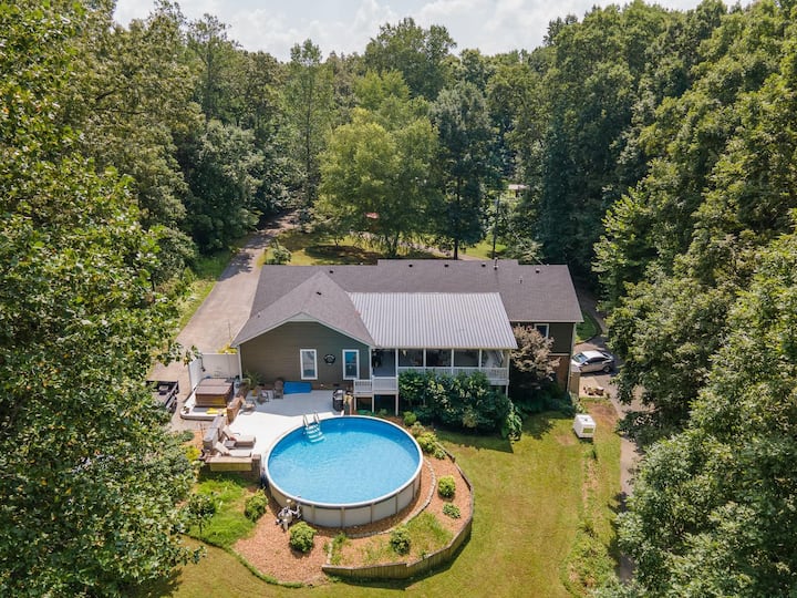 Luxury Lakefront House With Dock, Pool, And Hot Tub - Estill Springs, TN