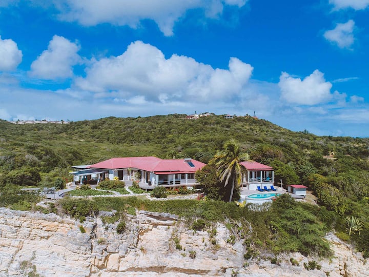 Raw And Rustic Waterfront Retreat. One Of A Kind Home In A Unique Location - Antigua and Barbuda