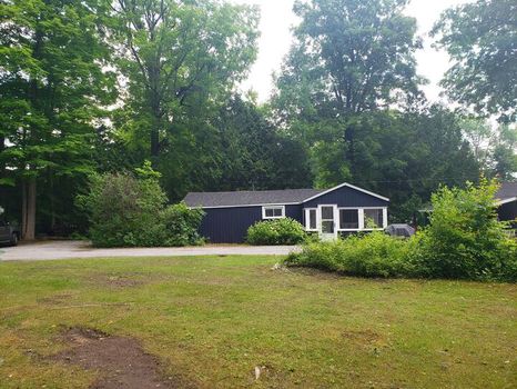 Newly Renovated 3 Bedroom Cabin On The Lake! - Bobcaygeon