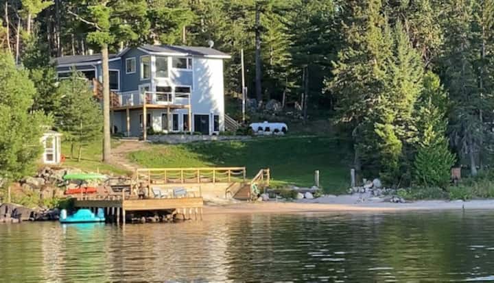 Stunning Modern Lakehouse On Rainy Lake - Fort Frances