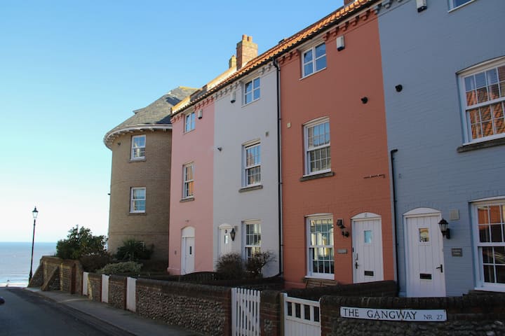 Reduced! Next To Beach And All Amenities - Perfect - Cromer