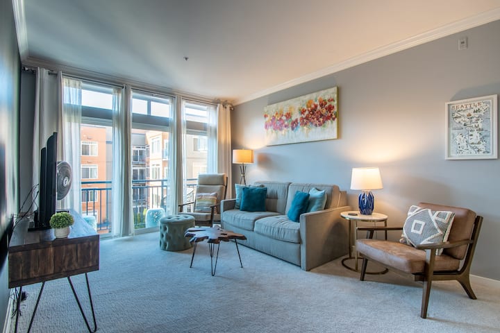 Stylish 2 Br, 2 Ba Home In The Heart Of The City! - Loyal Heights - Seattle