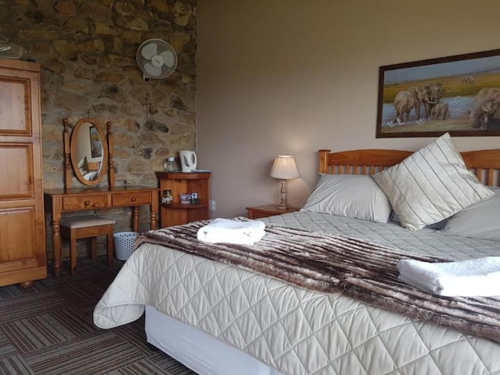 Wildebeest Room 5 (Non-self-catering) - Fouriesburg