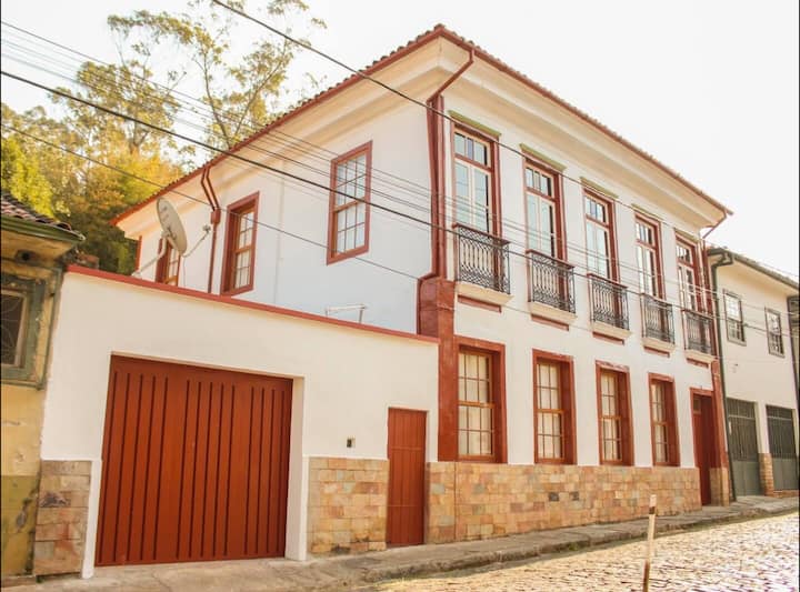 Casa Histórica Com Piscina - Ouro Preto