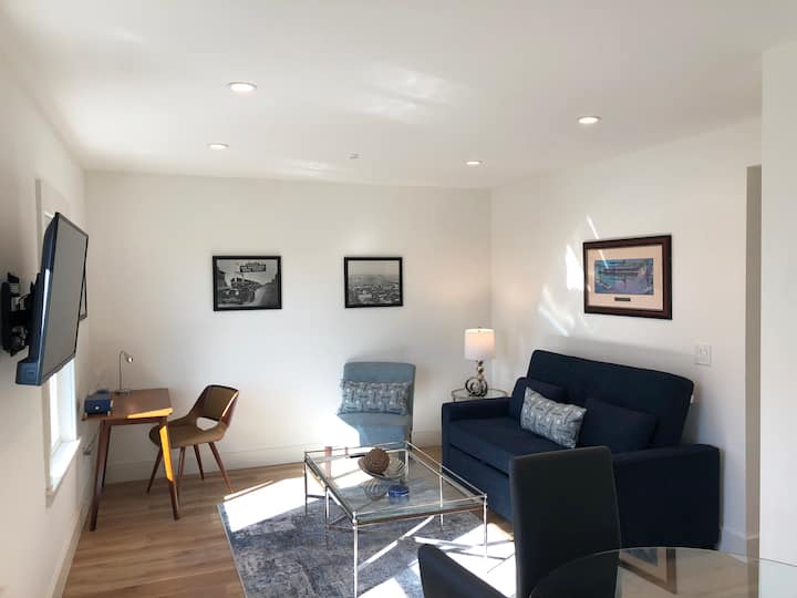 New Spacious 1-bedroom Apt In Downtown Sausalito - Sausalito