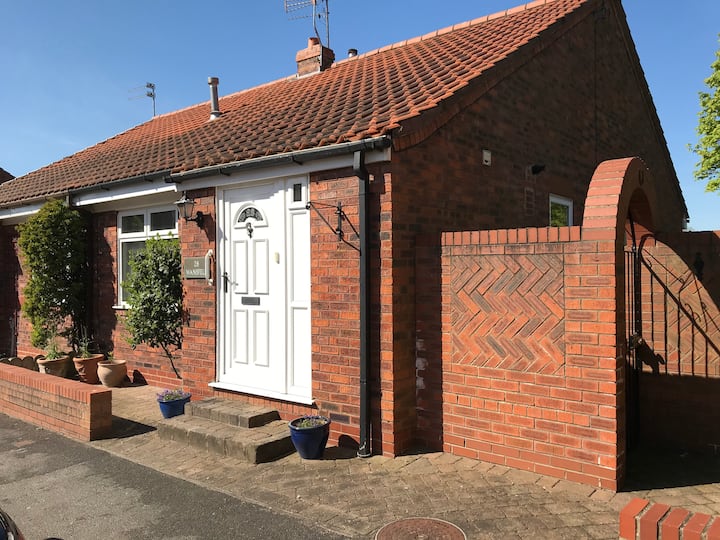 Lovely 2 Bed Bungalow Central In Historic Beverley - Beverley