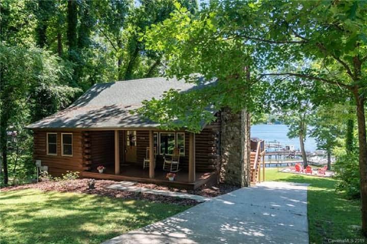 Cosy Lakefront Log Cabin With Superb Lake Views! - 丹佛