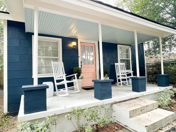Cheerful Bungalow In The Heart Of Park Circle - Charleston, SC
