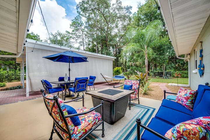 King Suite, Pool Table + Arcade Games, Outdoor Space, Close To Downtown! - Beverly Hills, FL