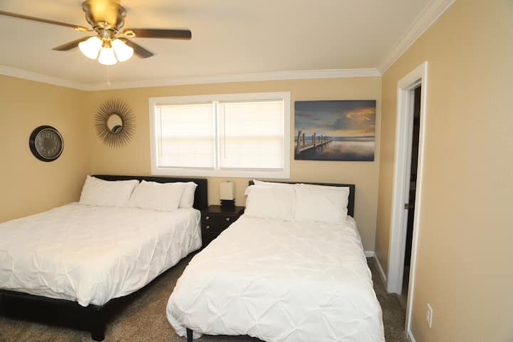 Storey Guest House - Home Away From Home - Midland, TX