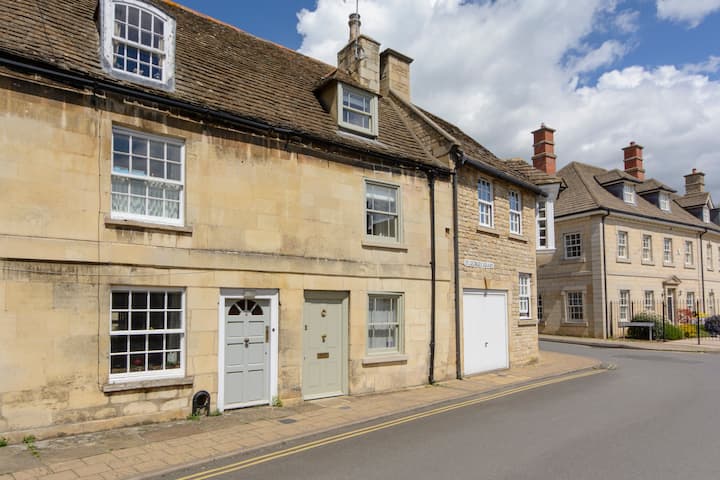 Gorgeous Cottage In The Heart Of Stamford  Centre - Stamford