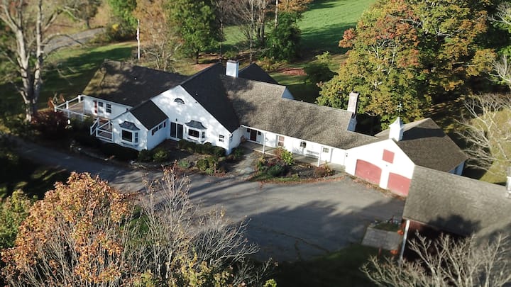 Large Country Farmhouse In The Berkshires. - Lenox, MA