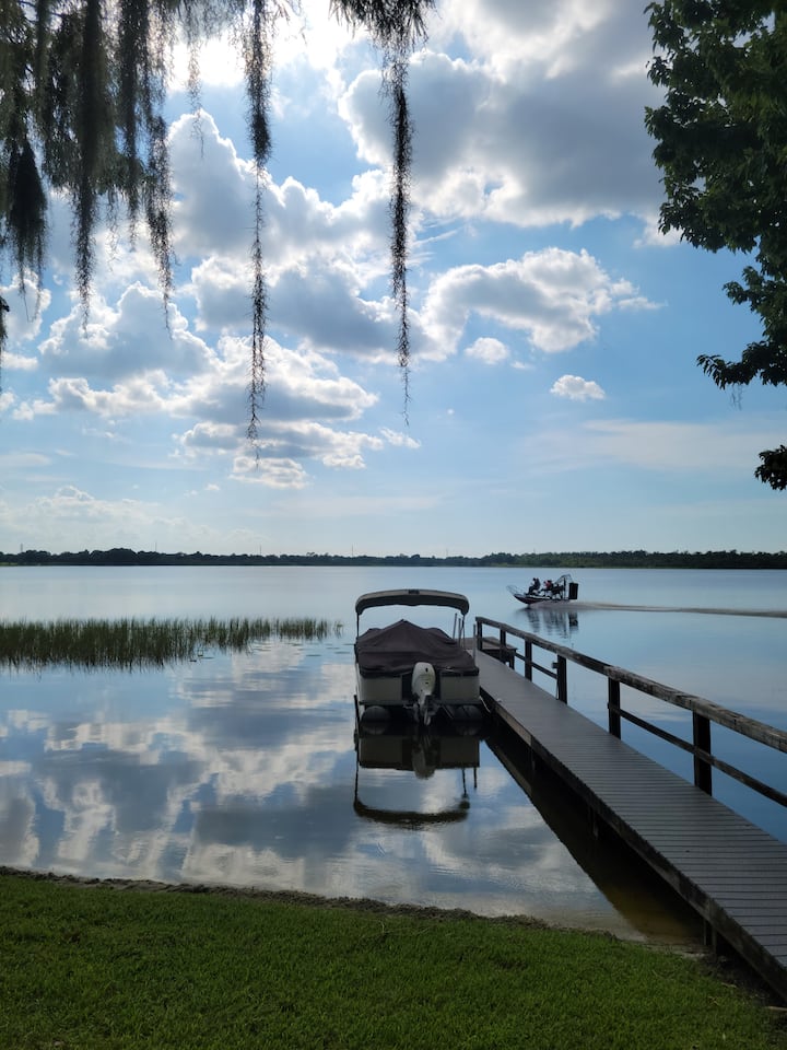 Lovely Lake Front 1 Bedroom Apartment. Sleeps 4 - Haines City, FL