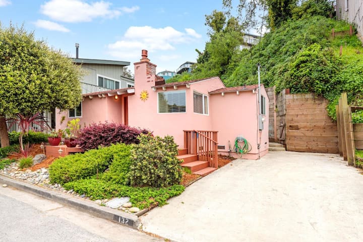 Charming Single-story Home Steps From The Beach. - Seacliff State Beach, Aptos
