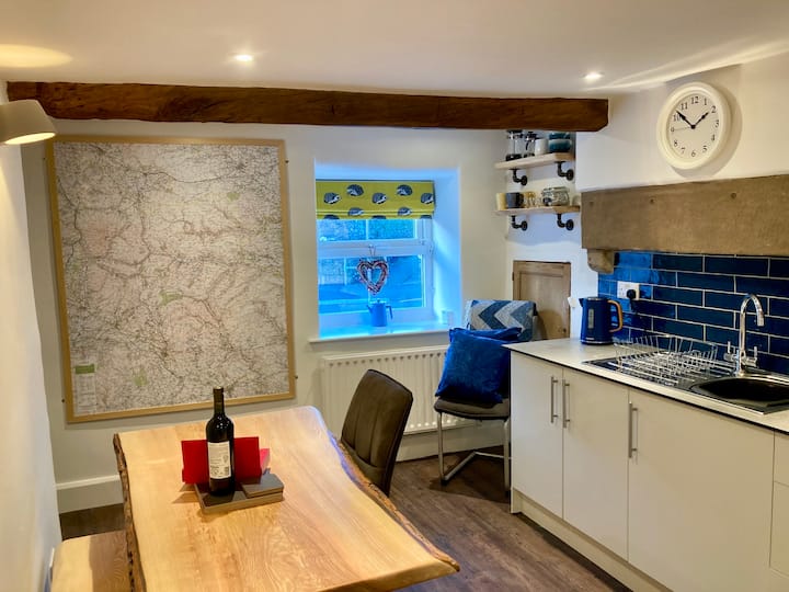 Stunning Two Bedroom Weavers Cottage - Kirkby Lonsdale