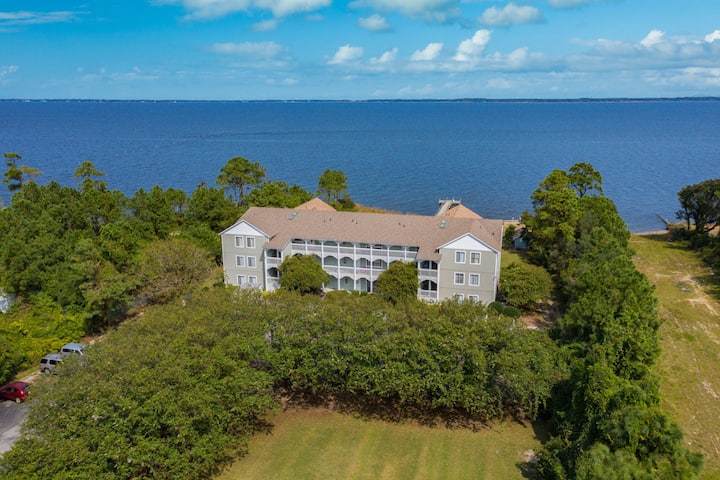 Sun Kissed Cove - Updated Waterfront Condo! - Manteo, NC